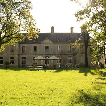 Chateau De Grandval - Sainte Mere Eglise Bed and breakfast 3*