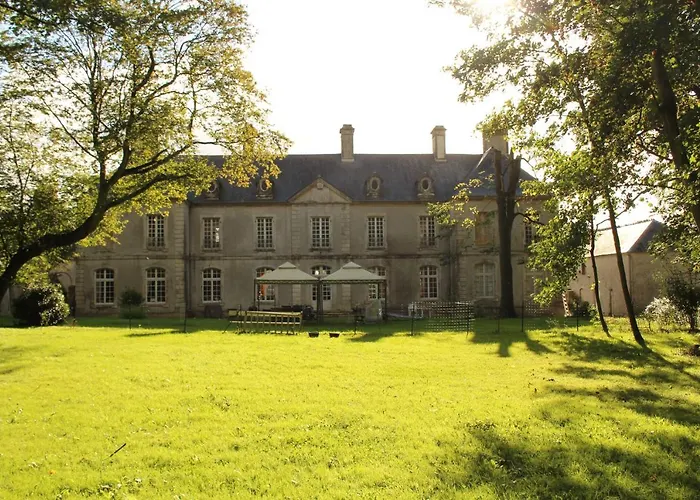 Chateau De Grandval - Sainte Mere Eglise Bed & Breakfast 3*